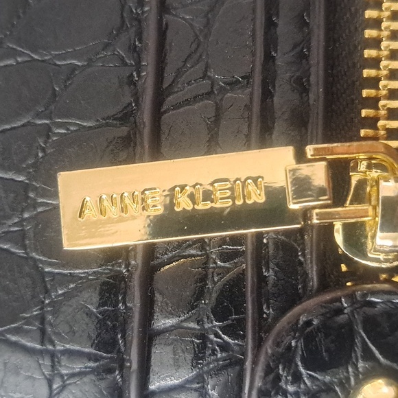 Anne Klein Women’s Crossbody Bag Black Textured Faux Leather Slim Small Pockets. - Picture 2 of 5